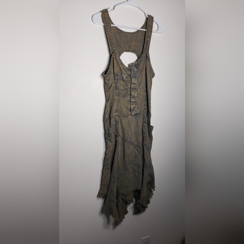 Free people size medium midi length back zip dress. Acid wash